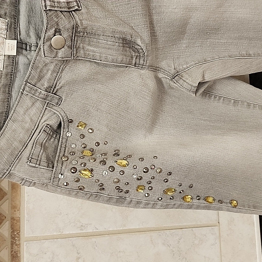 🖤🩶 BOSTON PROPER Gray Embellished JEANS 🩶🖤 - Picture 3 of 11